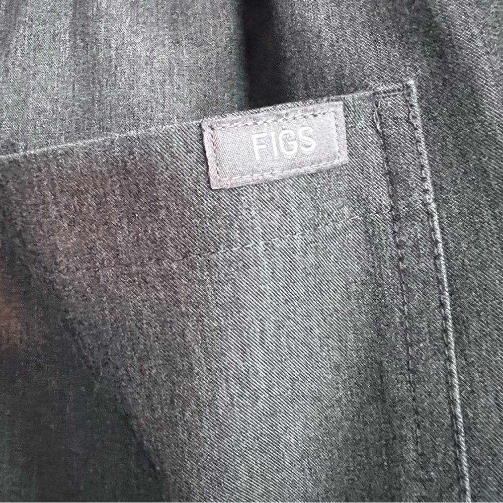 EUC Figs Pisco Scrub Pants in Gray size M - Picture 8 of 12